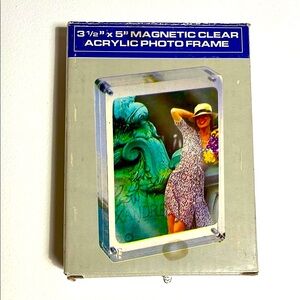 Magnetic Clear Acrylic Photo Picture Frame 3.5”x5”